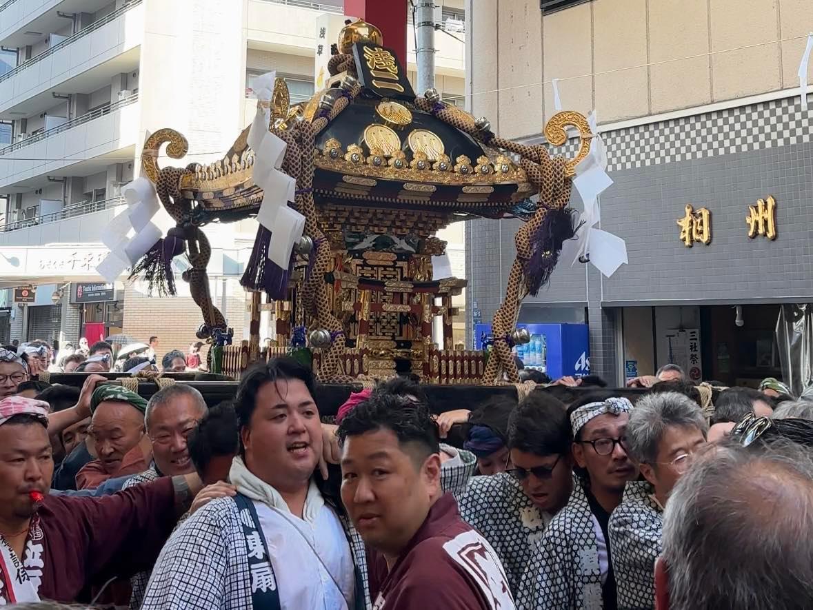 mikoshi du festival sanja matsuri