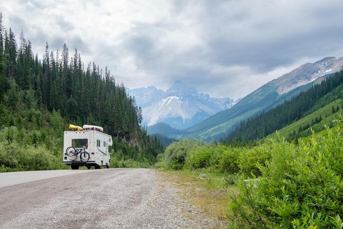 Un Camping-car dans les montagnes d'Espagne