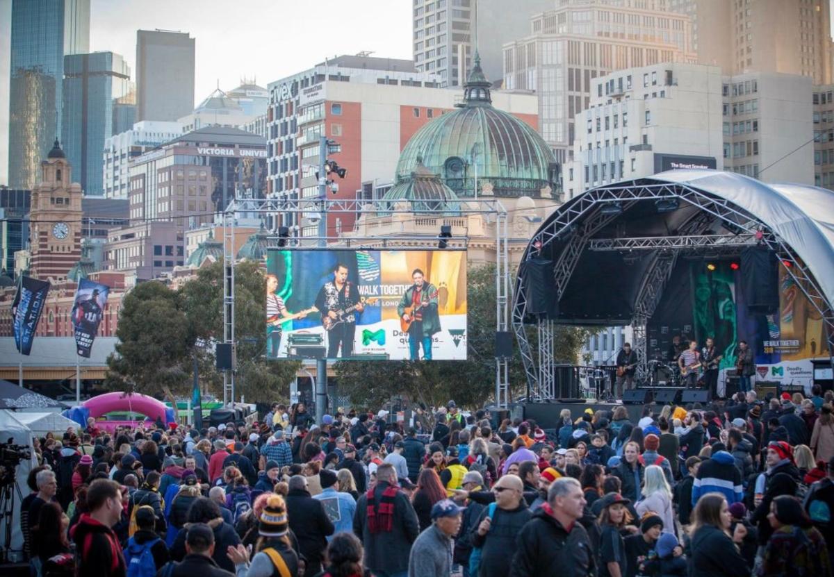 Concert gratuit précédant "The Long Walk" 2018, à Federation Square, Naarm (Melbourne)