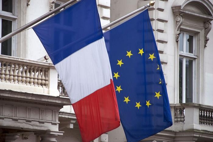 drapeau français consulat général de France à Barcelone