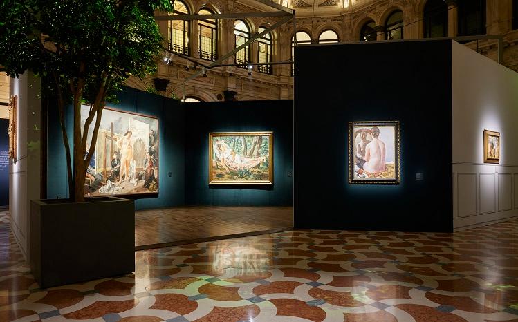 tableaux exposés dans un musée