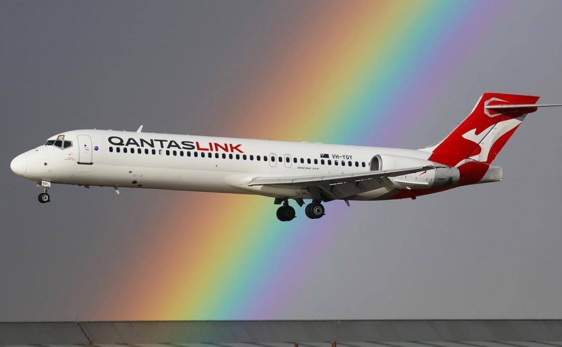 Un avion Qantas décollant de l'aéroport de Melbourne